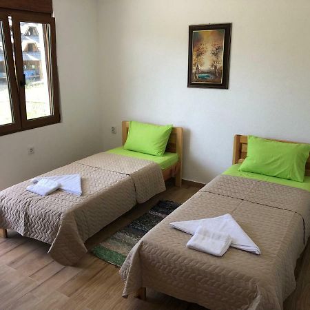 Bed and Breakfast Visitor Yard Plav Esterno foto