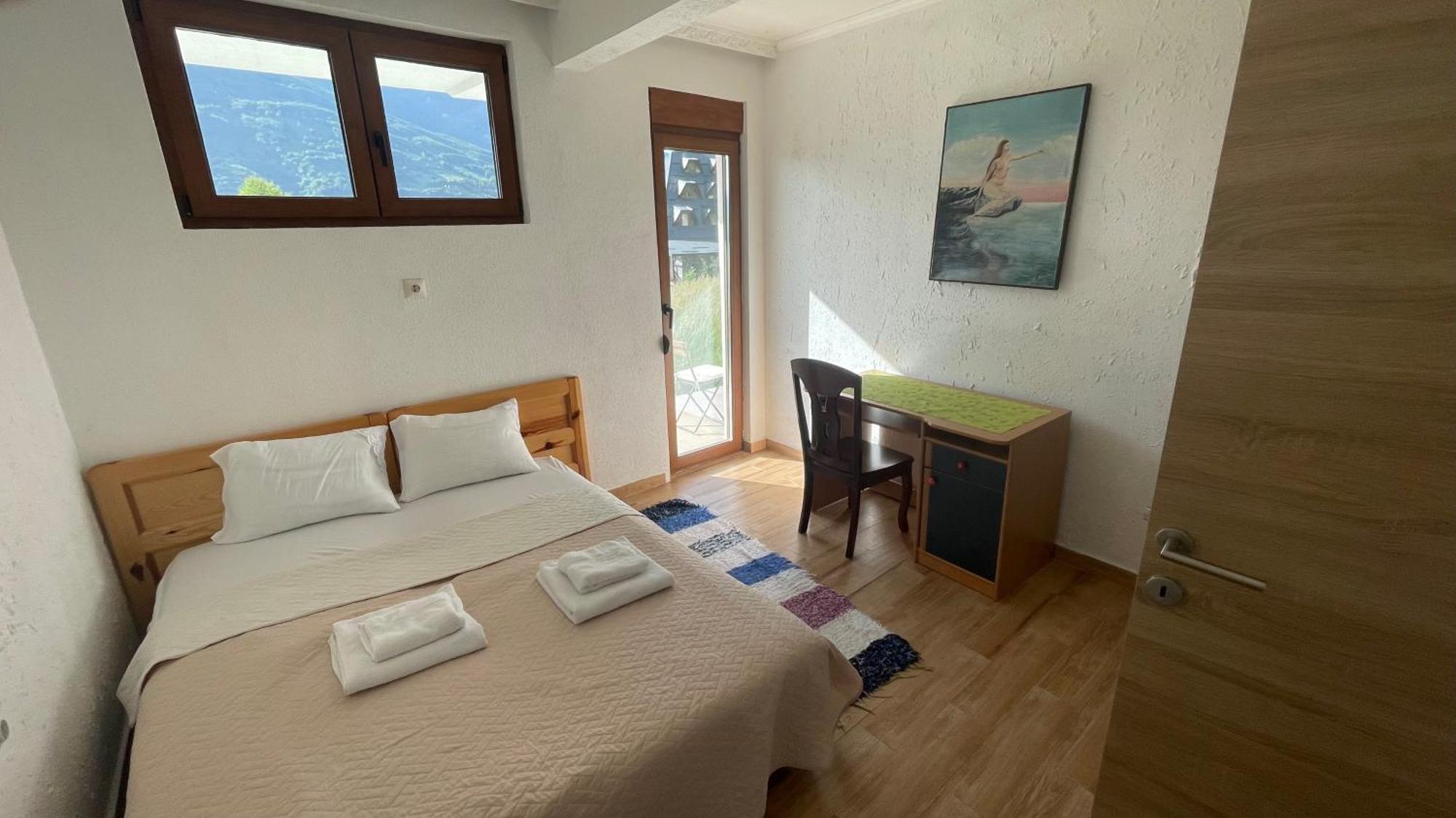 Bed and Breakfast Visitor Yard Plav Esterno foto