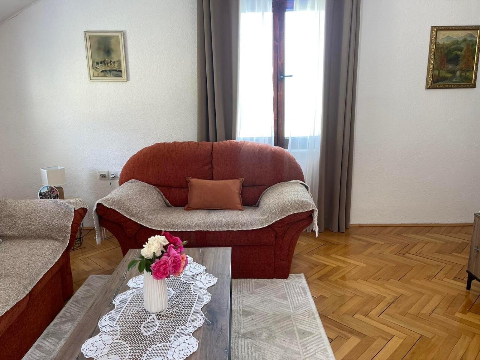 Bed and Breakfast Visitor Yard Plav Esterno foto