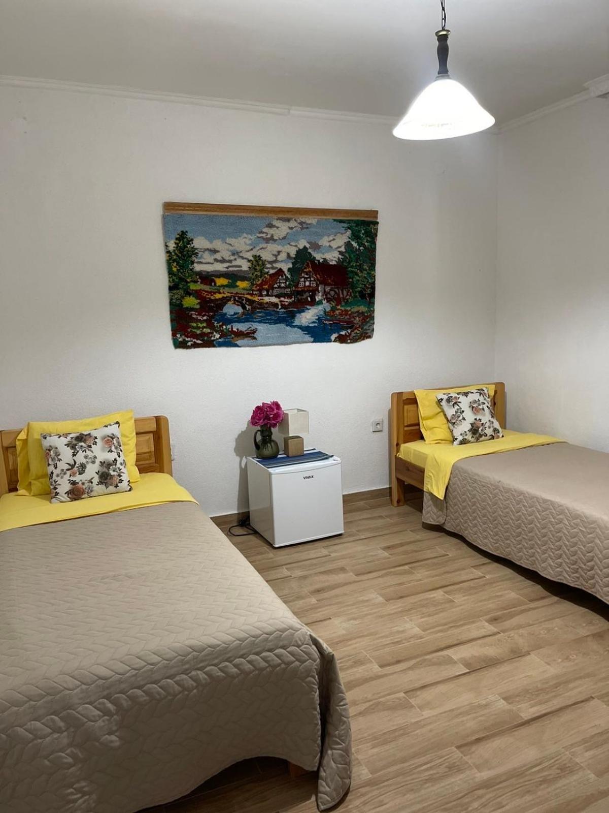 Bed and Breakfast Visitor Yard Plav Esterno foto
