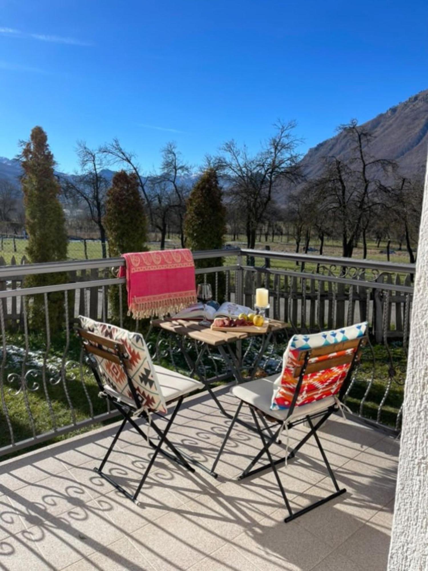 Bed and Breakfast Visitor Yard Plav Esterno foto