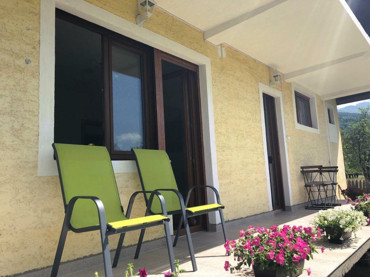 Bed and Breakfast Visitor Yard Plav Esterno foto
